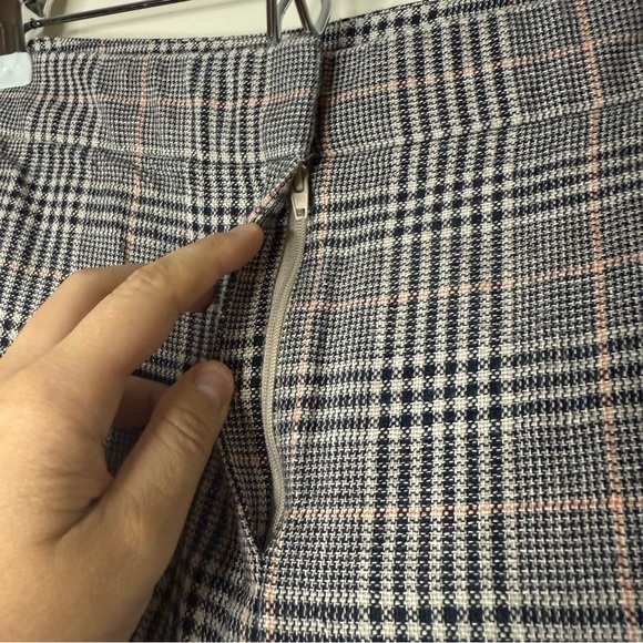 LOFT Dark Academia Plaid Linen Blend Neutral Wide Leg Cropped Dress Slacks Pants - Picture 5 of 9